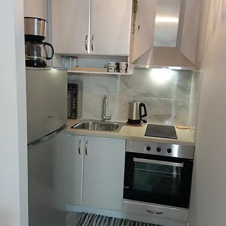 Nefeli Luxury Kamena Vourla